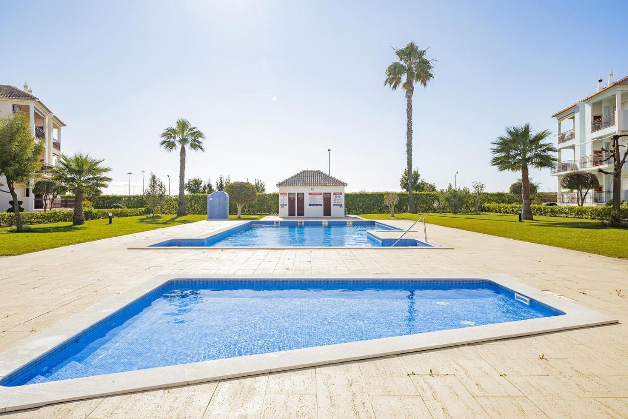 2 Bed Apartment, Quarteira, 10 Min Walk To Vilamoura Exterior foto